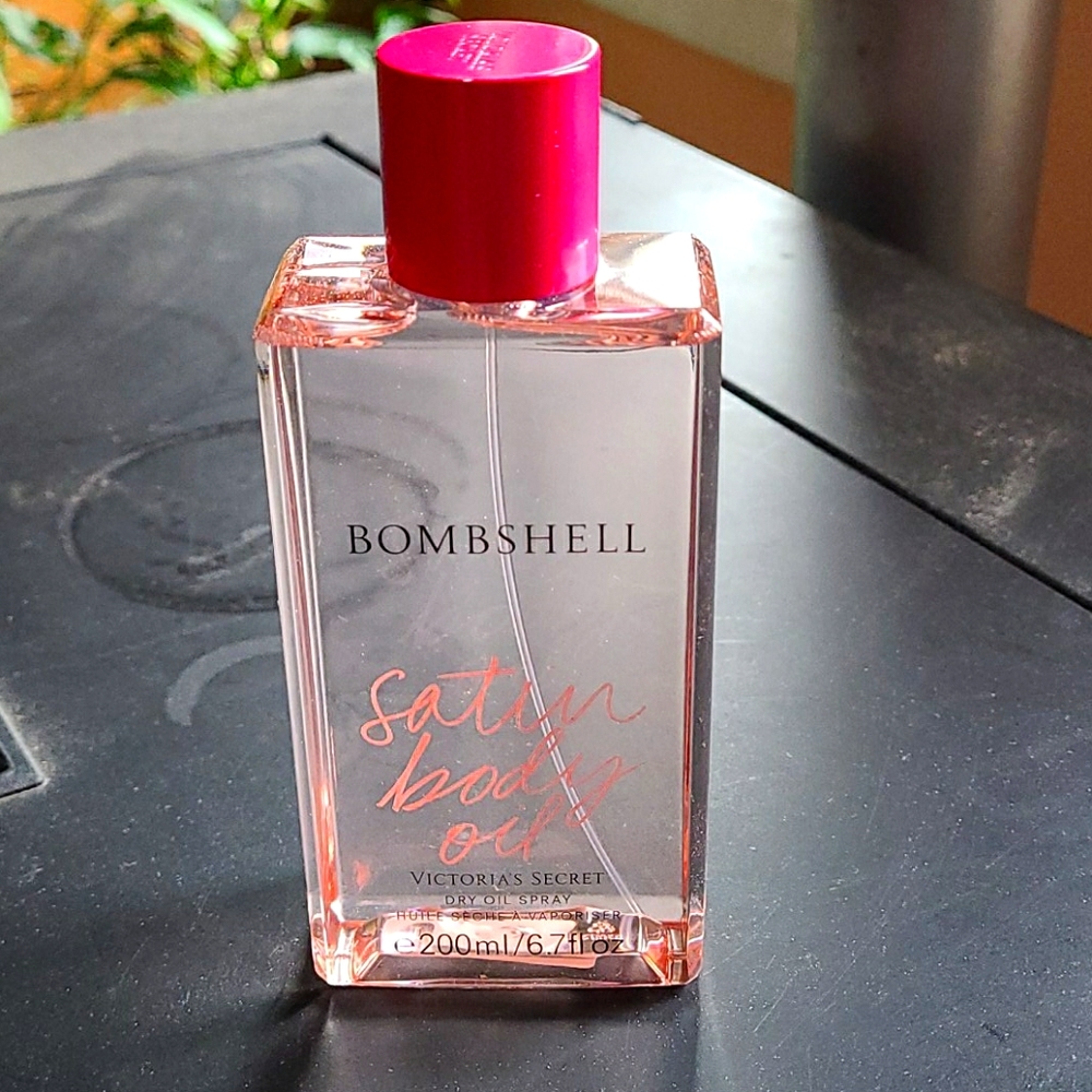 Victoria's secret Satin Dry Body Oil Spray